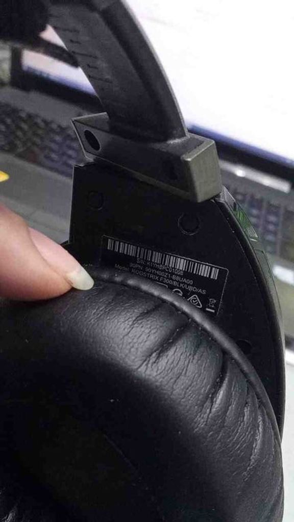 Дешево ASUS Strix Fusion 300 (90YH00Z1-B8UA00) з ломбарду