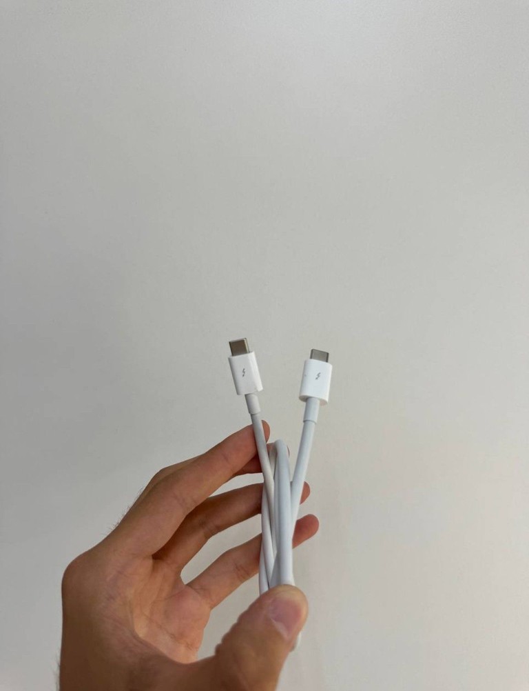 Оголошення Apple Thunderbolt 3 Pro Cable (USB-C), оригінал Б/У