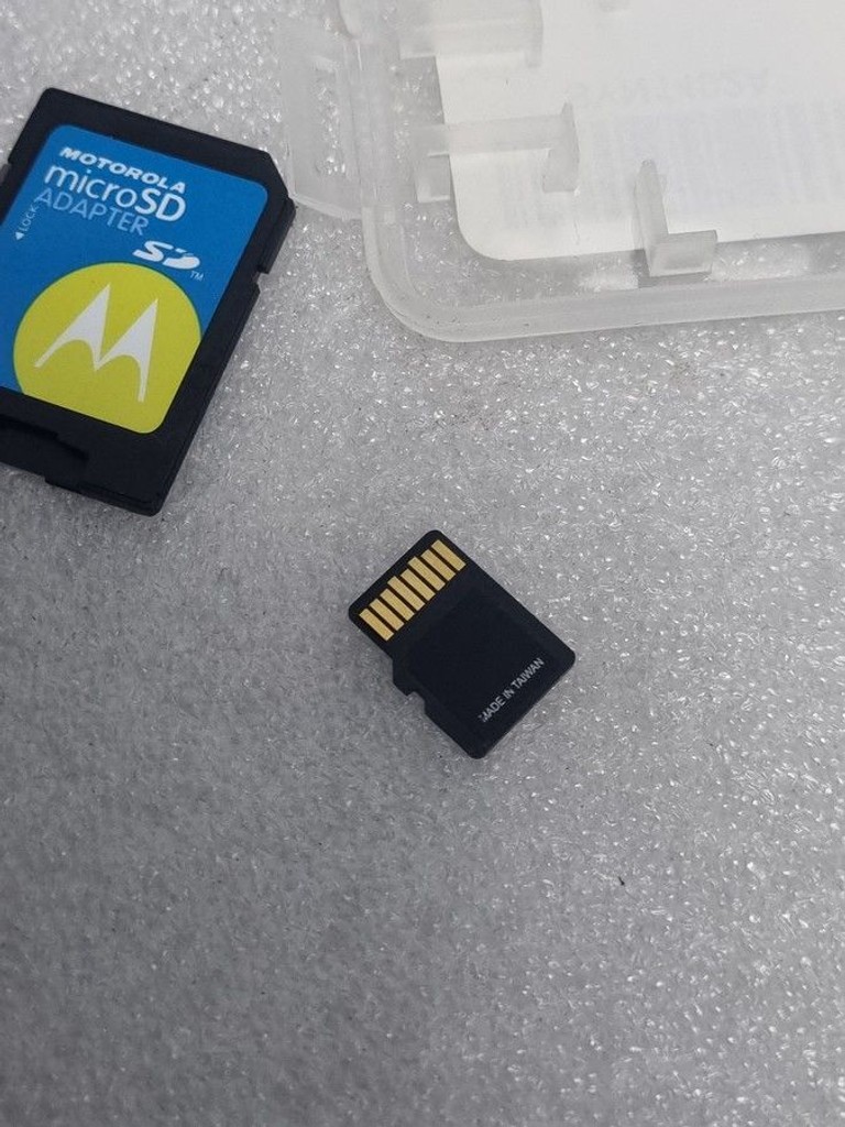 Оголошення Sandisk 64gb ixpand usb3.0 + lightning sdix30n-064g-gn6nn Б/У