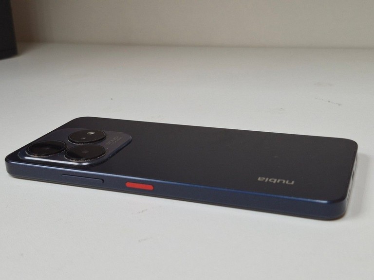 Распродажа Zte Nubia V60 Design 6/256GB Purple, продавец Техноскарб