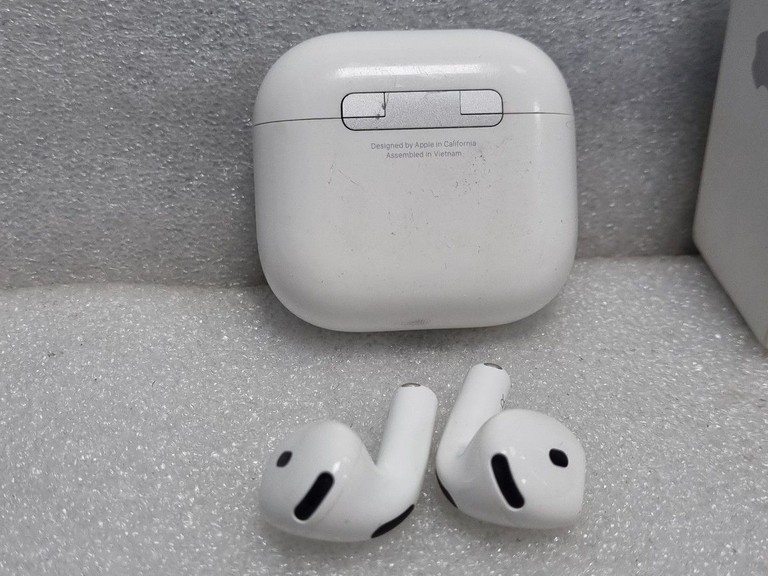 Дешево Apple airpods 4 з ломбарду