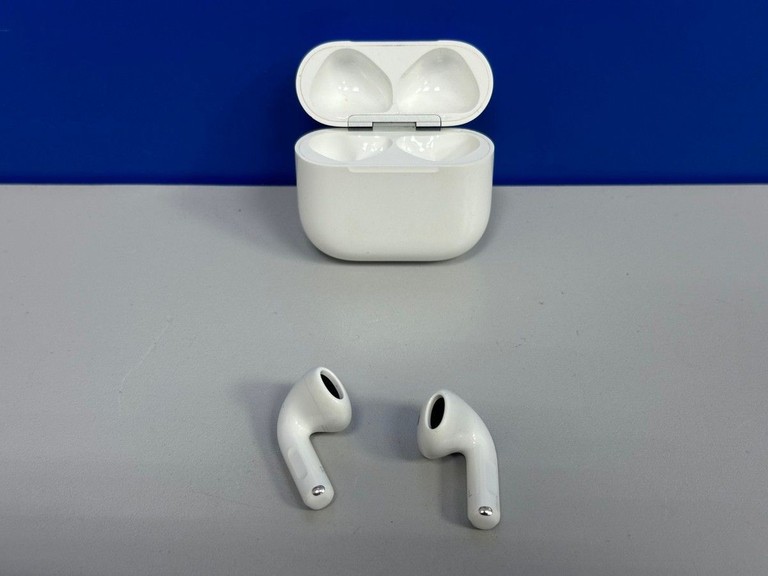 Apple airpods 4 with active noise cancellation Код:01-201123720. Зображення 6