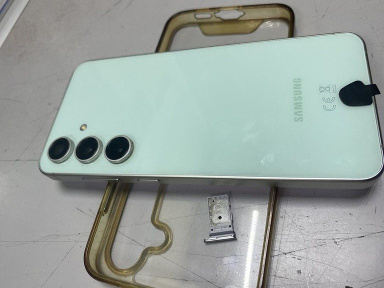 Дешево Samsung galaxy s24 fe 8/256gb з ломбарду
