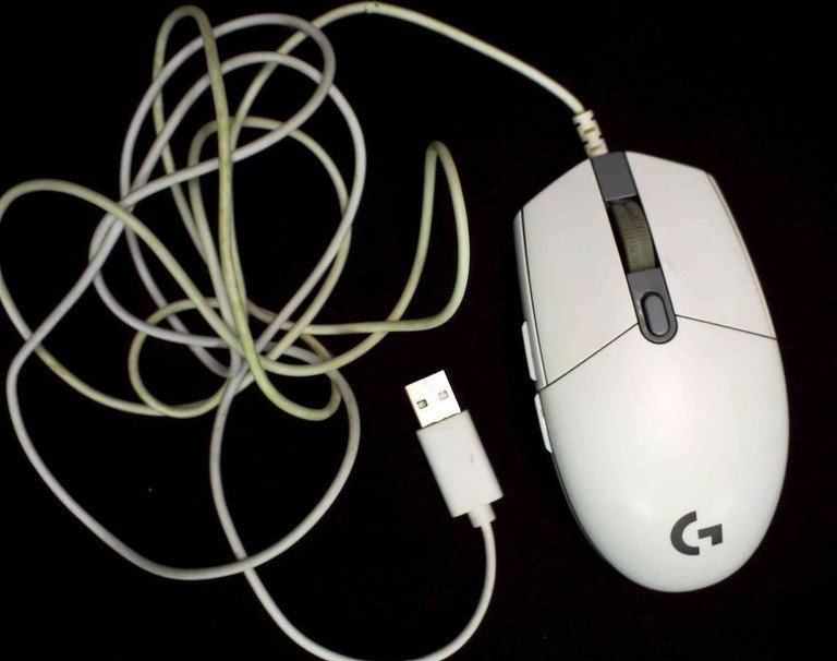 Купить Logitech g102 lightsync Б/У