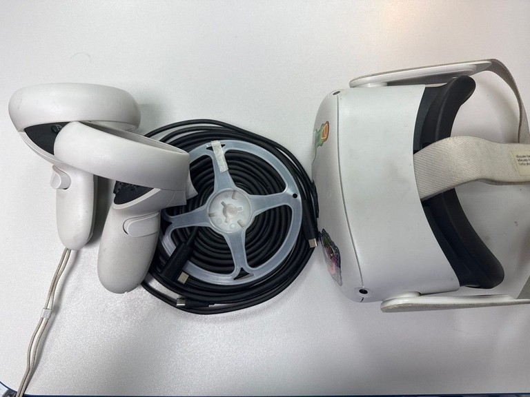 Купить Oculus Quest 2 128 GB Б/У