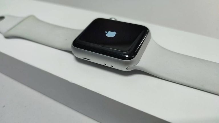 Apple watch series 3 38mm aluminum case