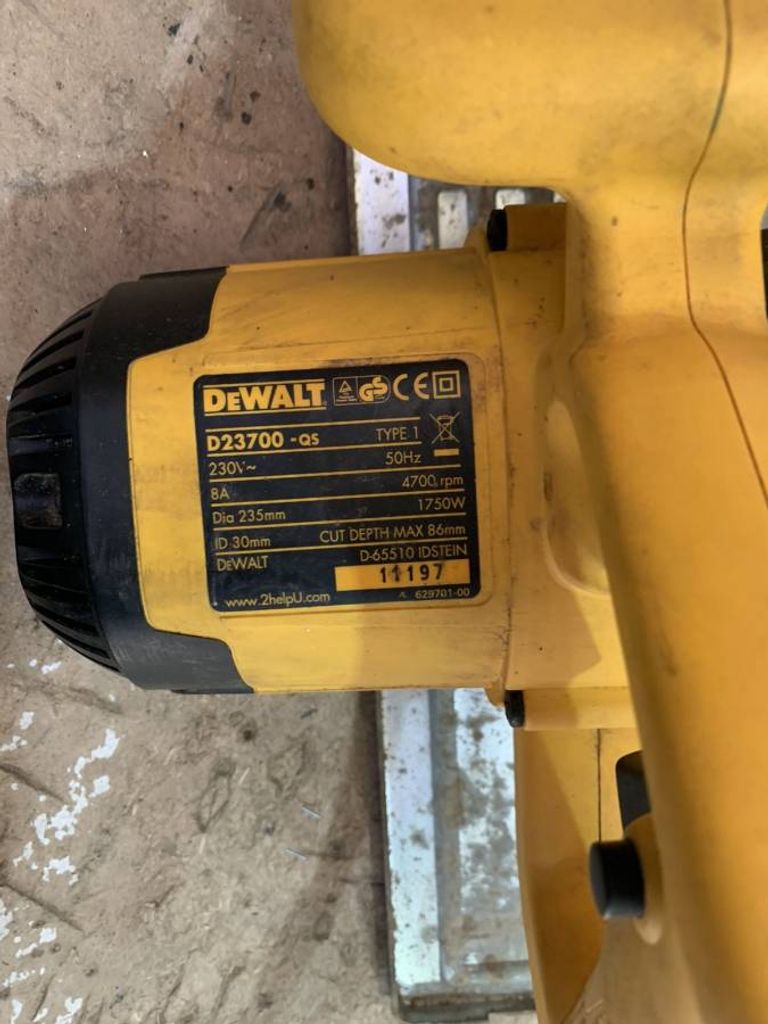 Dewalt D23700