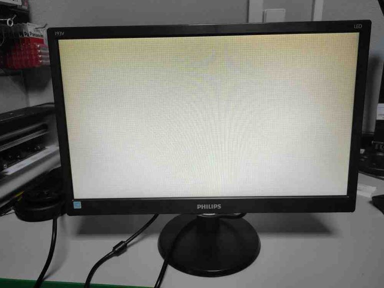 Дешево Philips 193v5lsb2 з ломбарду