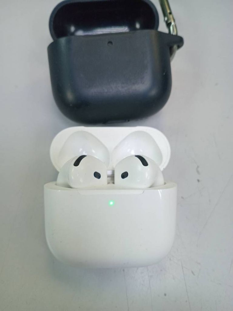 Купить Apple airpods 4 Б/У