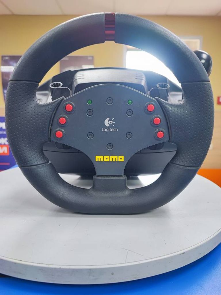 Купить Logitech momo racing force Б/У
