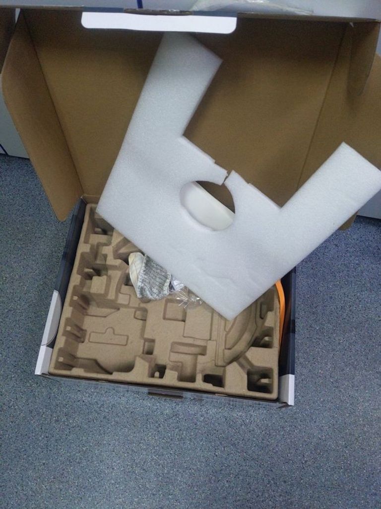 Дешево Rowenta X-PLORER Serie 75 S RR8577WH з ломбарду