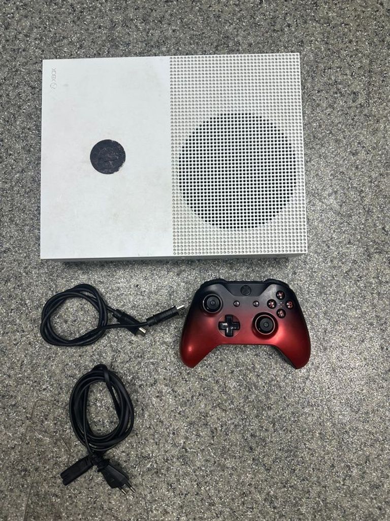 Купити Microsoft Xbox One S 1TB Б/У