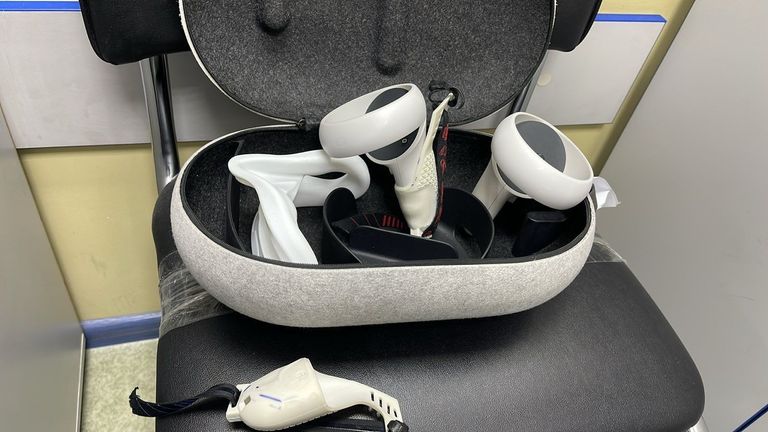 Дешево Oculus Quest 2 128 GB з ломбарду