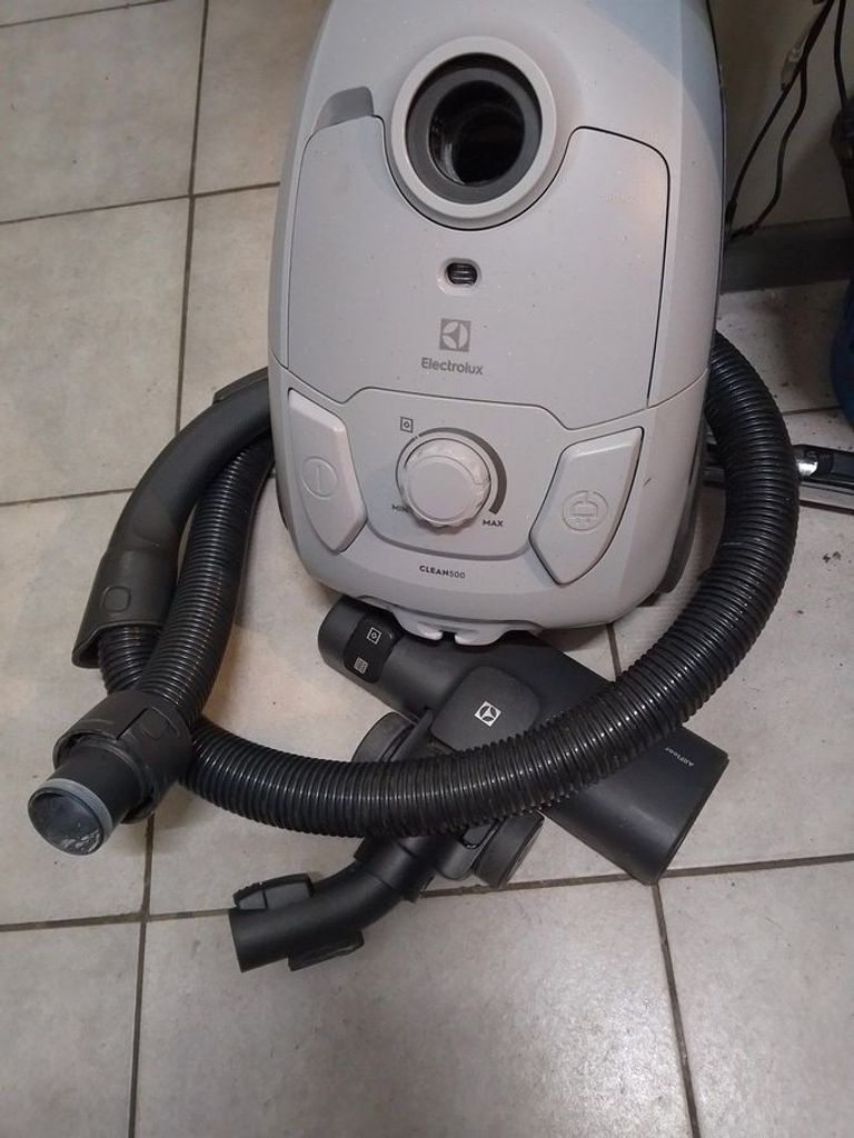 Дешево Electrolux eb51c1ug з ломбарду