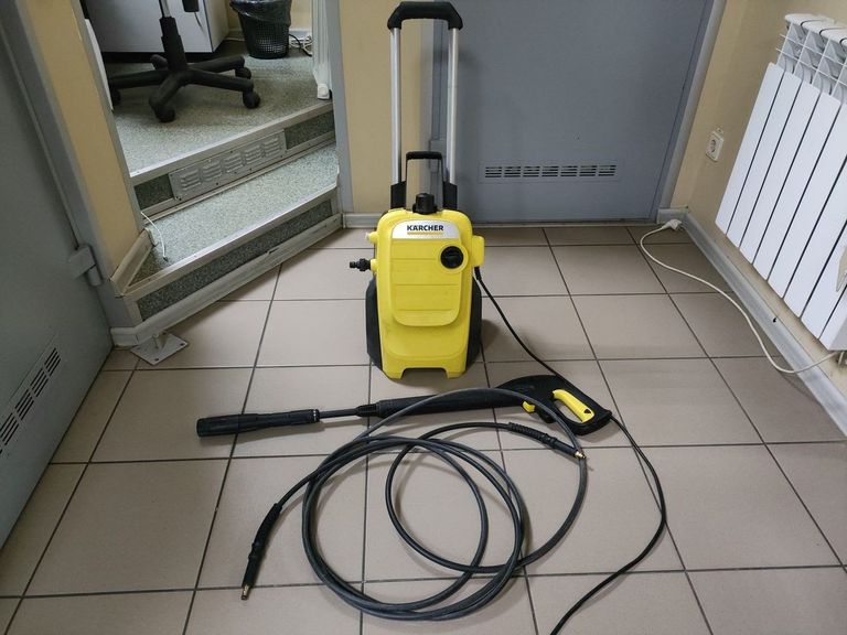 Дешиво Karcher K 4 Compact (1.637-310.0) с ломбарда