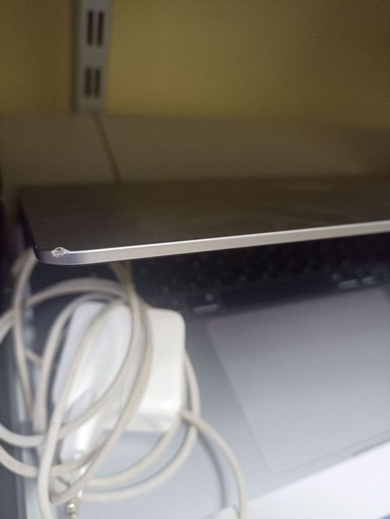 Дешиво Apple Macbook Air a2337/ m1 8-cores/ gpu 8-cores/ ram8gb/ ssd256gb/ retina, truetone с ломбарда