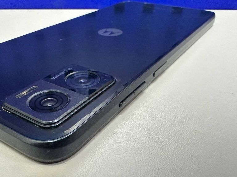 Оголошення Motorola xt2239-6 moto e22 4/64gb Б/У