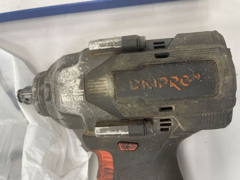 Дешиво Dewalt dch172 1акб 6ah + зп с ломбарда