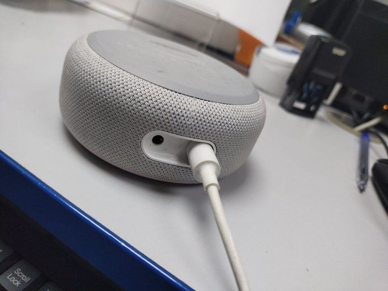 Дешиво Amazon c78mp8 echo dot с ломбарда