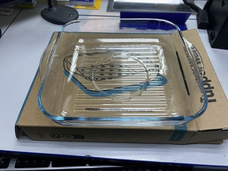 Купити Tupperware perviaglass square tray with grill 3.2l Б/У