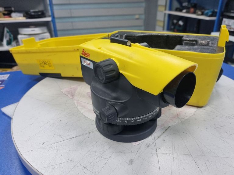 Оголошення Leica na324 Б/У