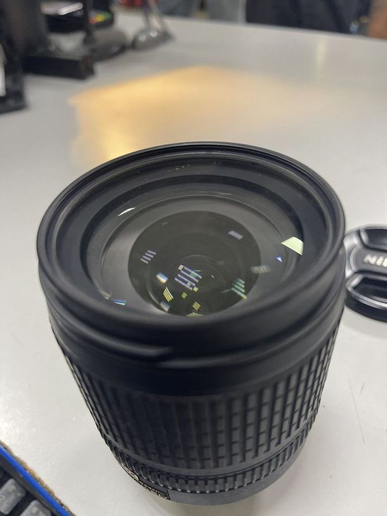 Дешево Nikon AF-S DX Nikkor 18-105mm f/3,5-5,6G ED VR з ломбарду