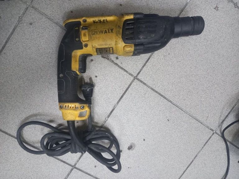 Купити Dewalt d25133qs Б/У