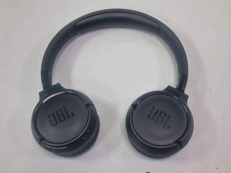 Дешиво Jbl tune 525bt с ломбарда