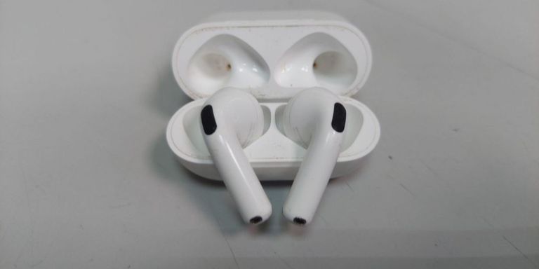 Оголошення Apple airpods 4 with active noise cancellation Б/У