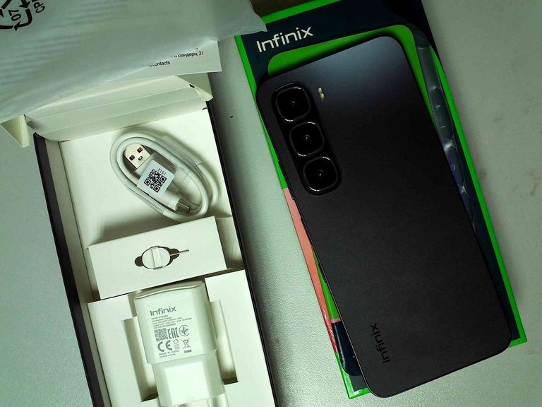 Дешево Infinix infinix hot 60i x6728 8/256gb з ломбарду