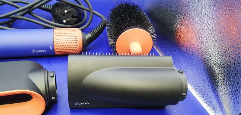 Dyson Airwrap i.d. HS08 Multi-Styler and Dryer Straight to Wavy - Red Velvet/Gold (596926-01) Код:01-200910364. Зображення 12