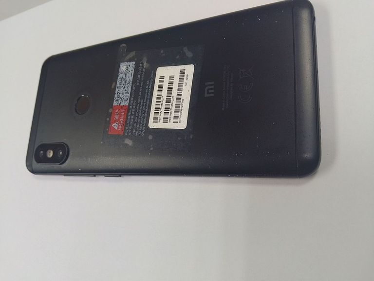 Розпродаж Xiaomi Redmi Note 5 3/32GB Black, продавець Техноскарб