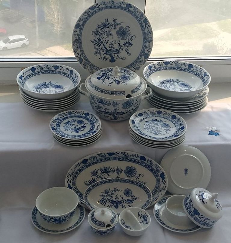 Объявление ЗНАМЕНИТИЙ ФАРФОРОВИЙ СТОЛОВИЙ СЕРВІЗ "СИНІЙ ЛУК" Б/У