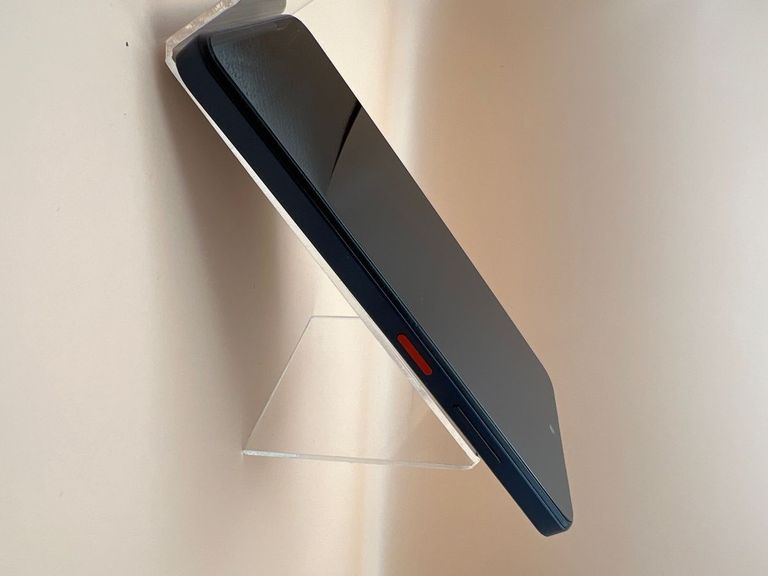 Дешиво Zte Nubia V60 Design 6/256GB Purple с ломбарда