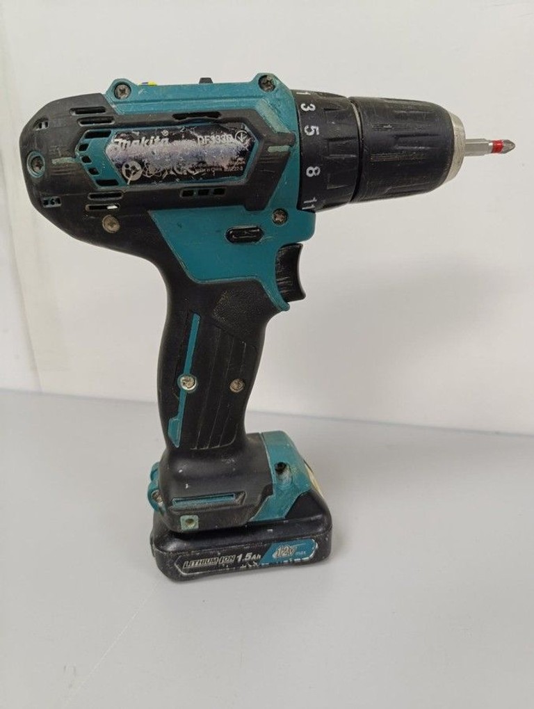 Дешиво Makita DF333DSAE с ломбарда