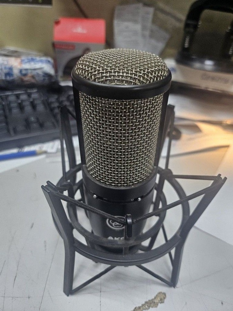 Объявление Akg P220 Б/У