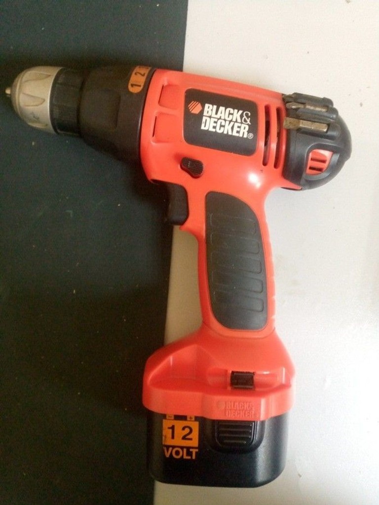 Купити Black Decker bdcd 12 2акб li-ion 1.5ah + зу Б/У