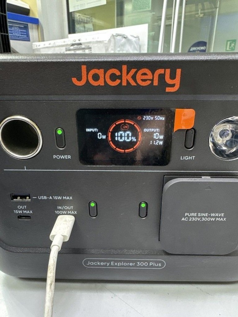 Дешиво Jackery explorer 300 plus с ломбарда