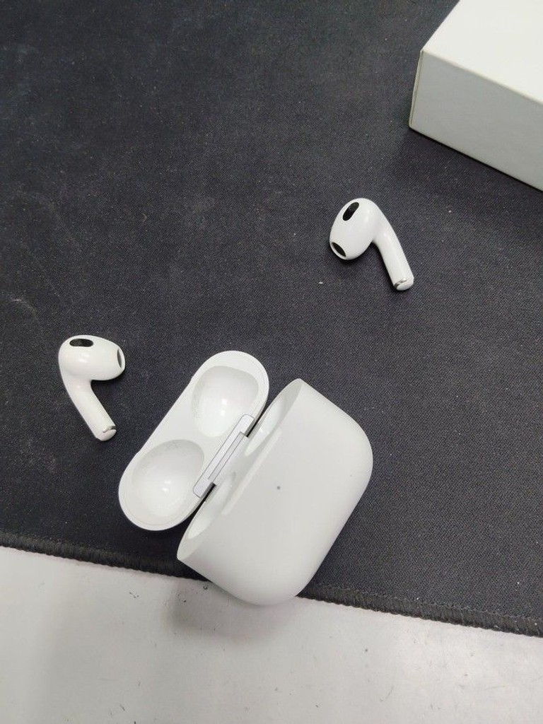 Оголошення Apple airpods 3rd generation Б/У
