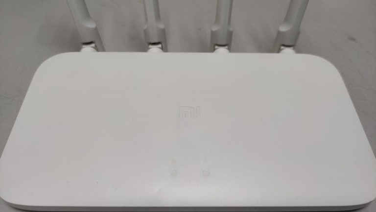 Оголошення Xiaomi mi wifi router 4a Б/У