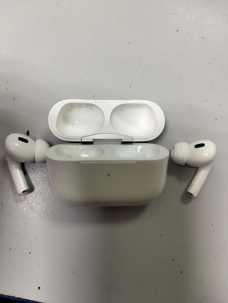 Apple airpods pro 2nd generation with magsafe charging case usb-c Код:01-200954528. Изображение 5