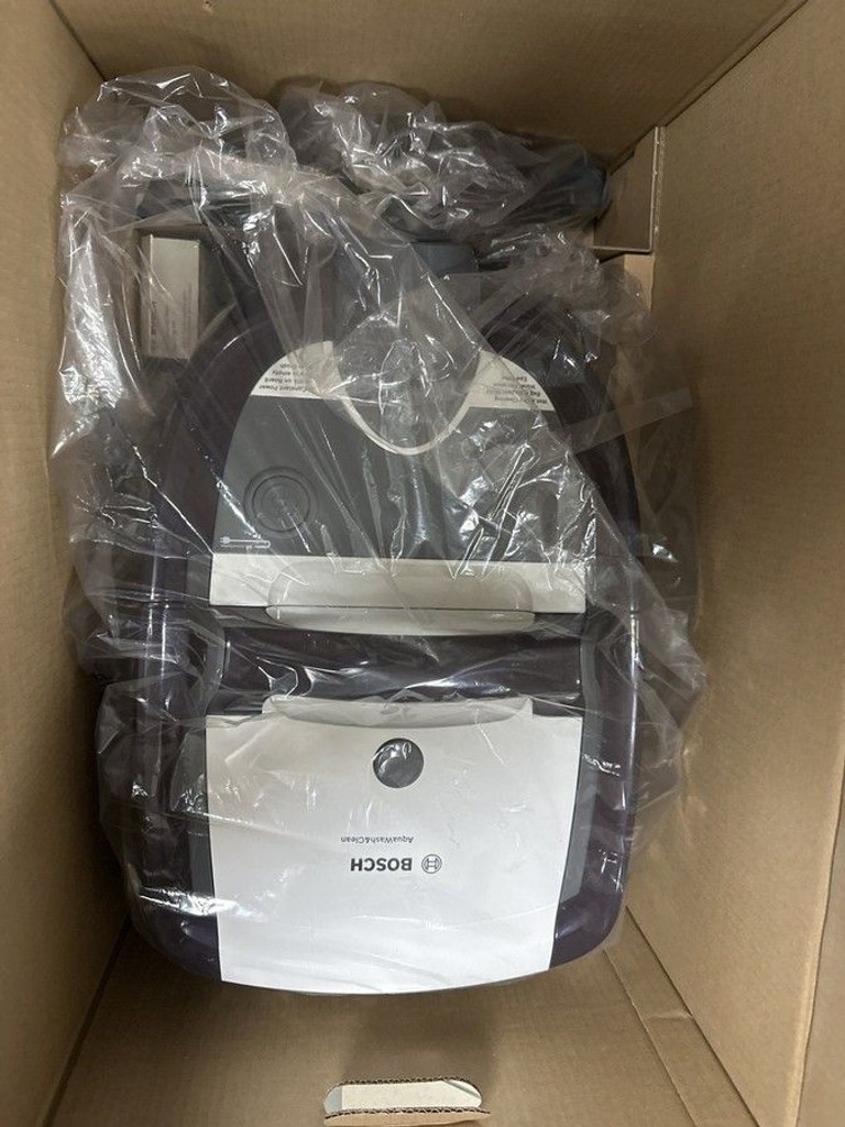 Дешиво Bosch Serie 4 AquaWash&Clean BWD41740 с ломбарда