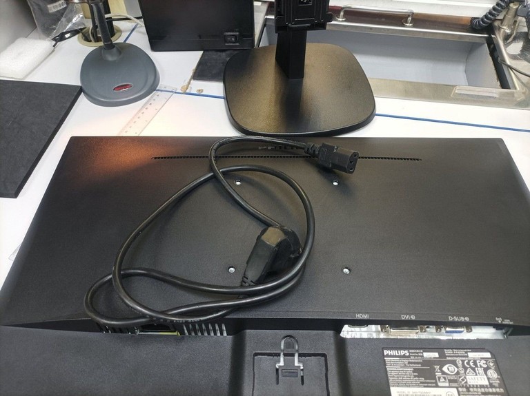 Оголошення Philips 243v7q Б/У