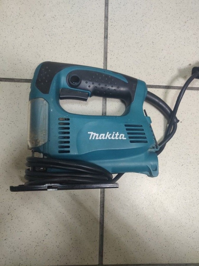 Купити Makita 4327 Б/У