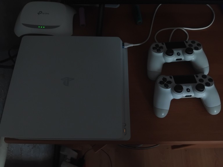 Оголошення Sony PlayStation 4 Slim (PS4 Slim) 500GB + Horizon Zero Dawn Б/У