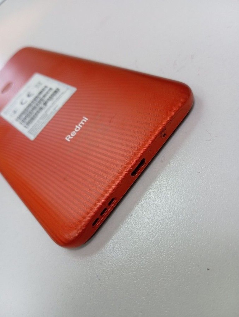 Дешиво Xiaomi redmi 9c nfc 2/32gb с ломбарда