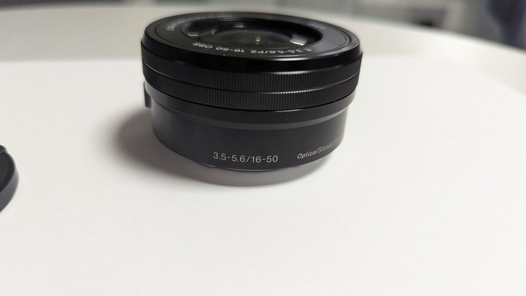 Дешиво Sony SELP1650 E PZ 16-50mm f/3,5-5,6 OSS с ломбарда