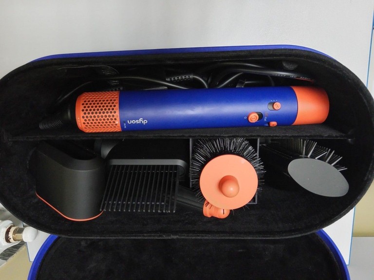 Оголошення Dyson Airwrap i.d. HS08 Multi-Styler and Dryer Straight to Wavy Ceramic Apricot/Topaz (257389-01) Б/У