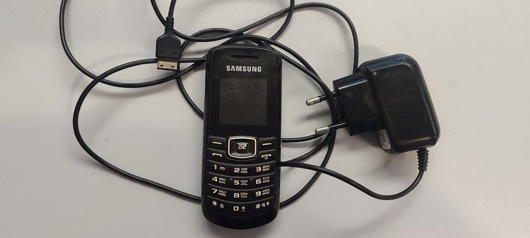 Купить Samsung GT-E1080I Б/У