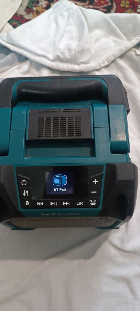 Дешево Makita DMR 203 з ломбарду